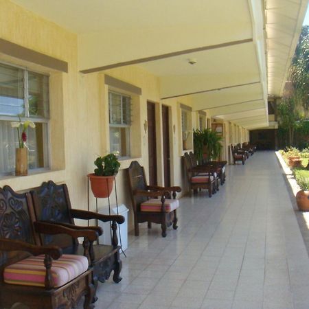 Hotel Y Centro De Convenciones Jardines Del Lago Panajachel Exteriör bild