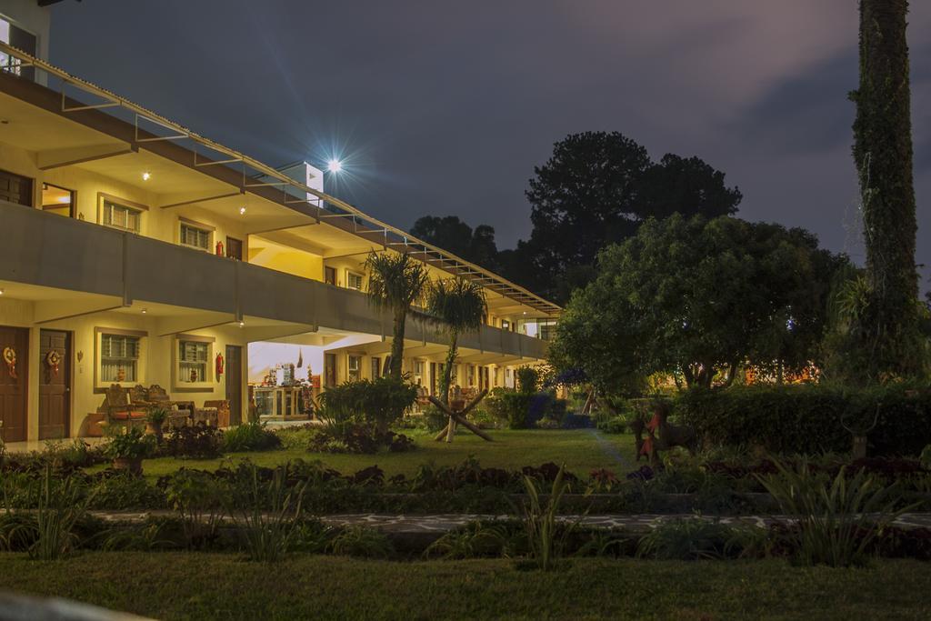 Hotel Y Centro De Convenciones Jardines Del Lago Panajachel Exteriör bild